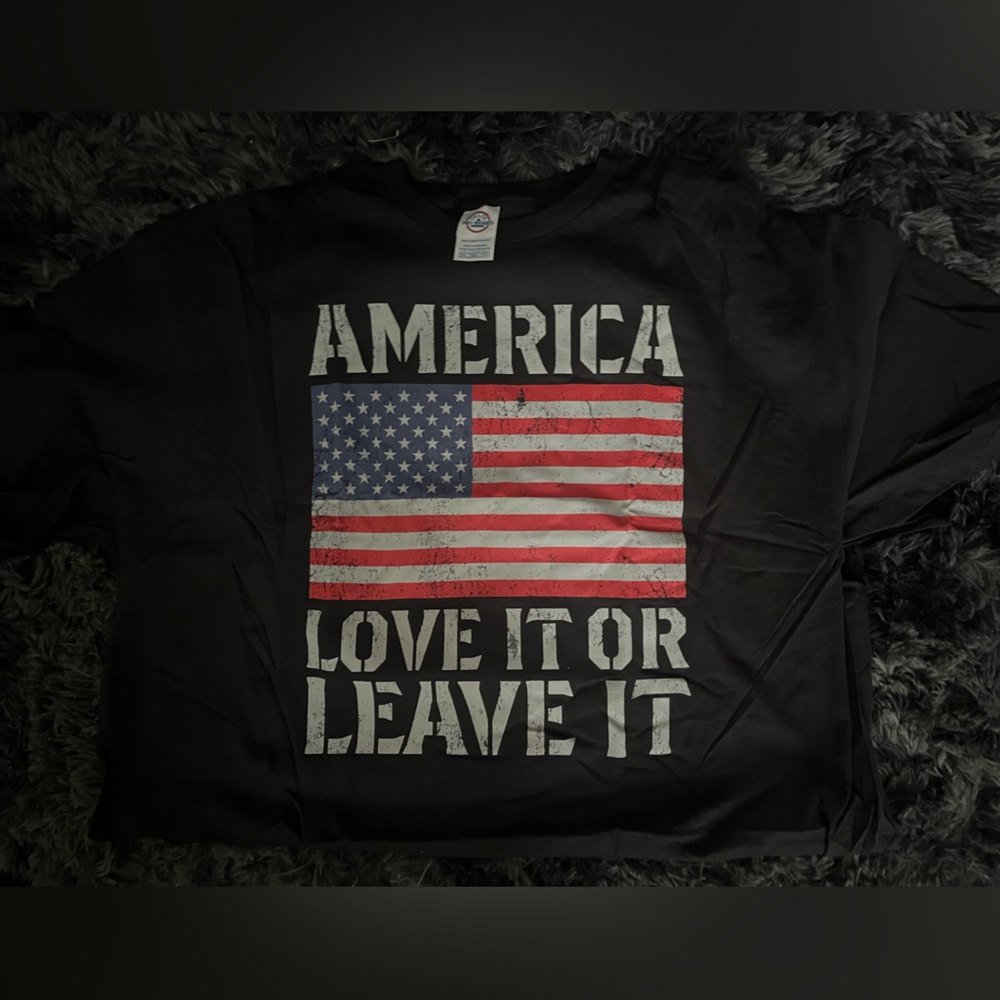 NWOT Black Graphic Tee with American flag print